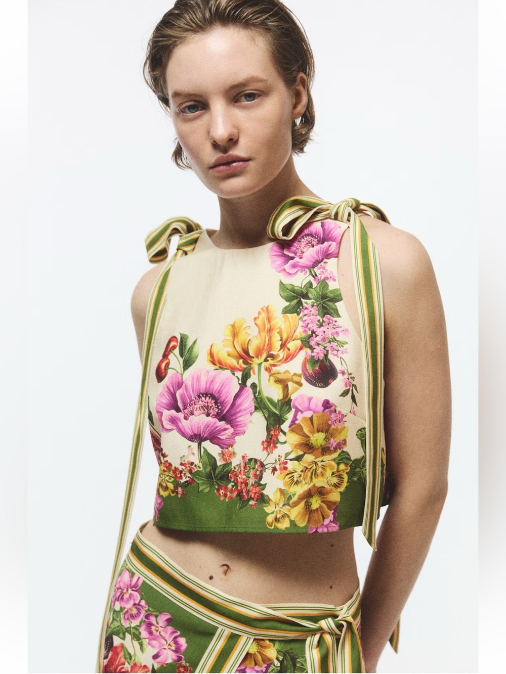 H&M NWT LIGHT BEIGE FLORAL TIE-STRAP CROP TOP